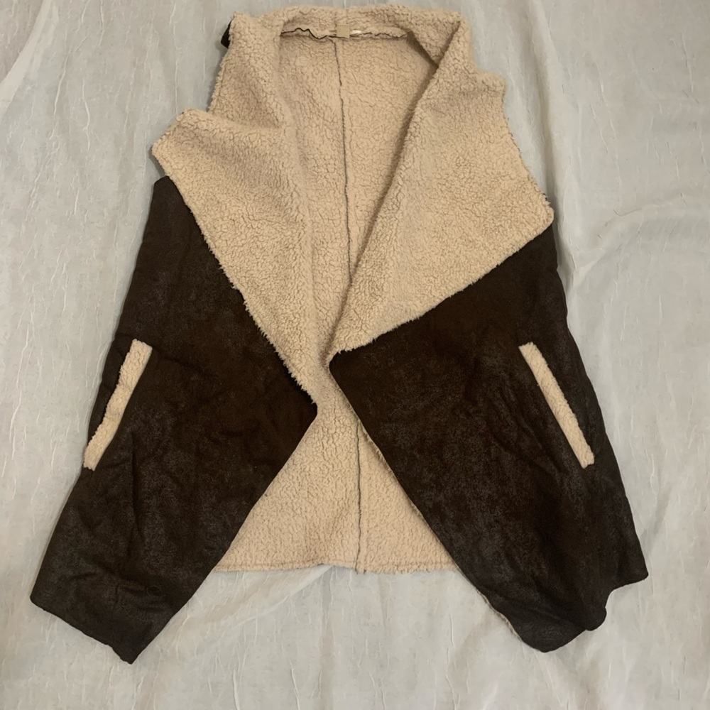 Vest - Picture 4 of 8